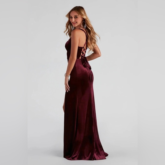 Christina Lace-Up Back Velvet Dress (Burgundy) - Picture 2 of 15